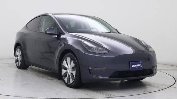 TESLA MODEL Y 2024 7SAYGAEE1RF079060 image